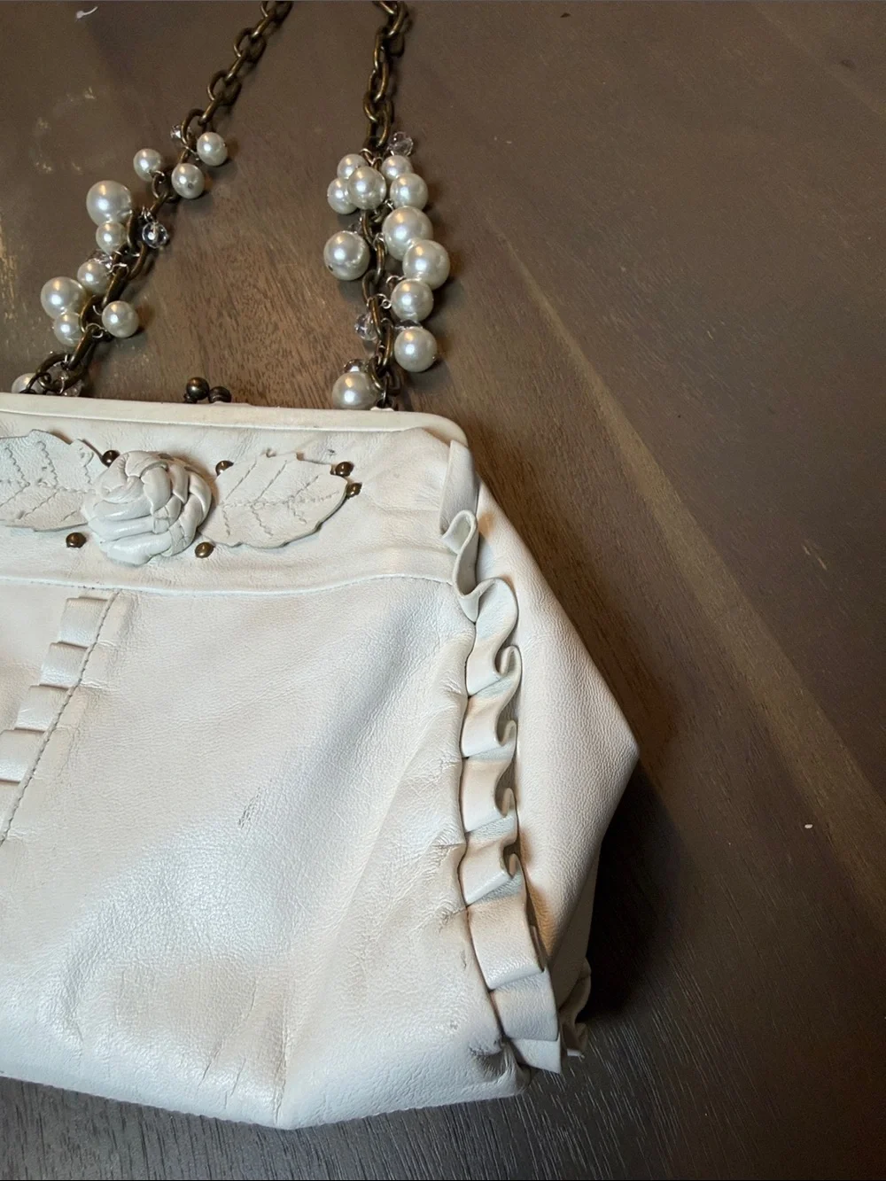 Cream Floral-Applique Pearl-Chain Women's Shoulder Bag
